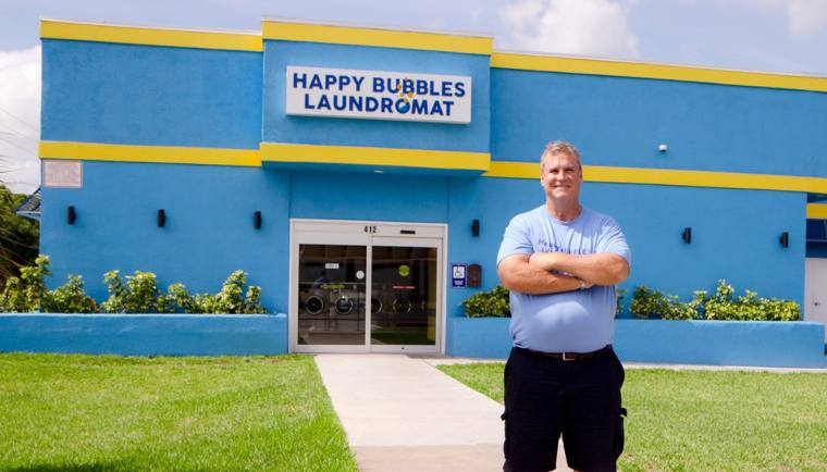 Happy Bubble Laundry — self-service washers and dryers at 5006 N Pulaski Rd in Albany Park, Chicago