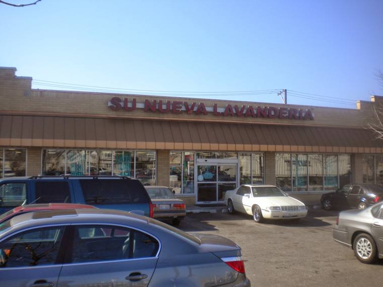 Su Nueva Chicago Laundromat — attended drop-off laundry counter at 4314 W Marquette Rd in Archer Heights, Chicago