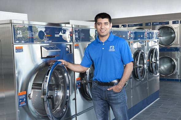 Blue Kangaroo — self-service washers and dryers at 4843 W Armitage Ave in Austin, Chicago