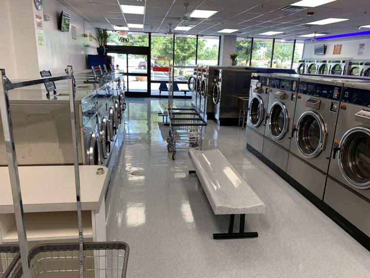 Mr Sudsy Laundry — attended drop-off laundry counter at 1010 W 79th St in Beverly, Chicago
