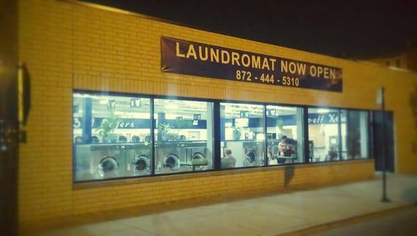 Bridgeport Express Laundromat — attended drop-off laundry counter at 1103 W 31st St in Bridgeport, Chicago