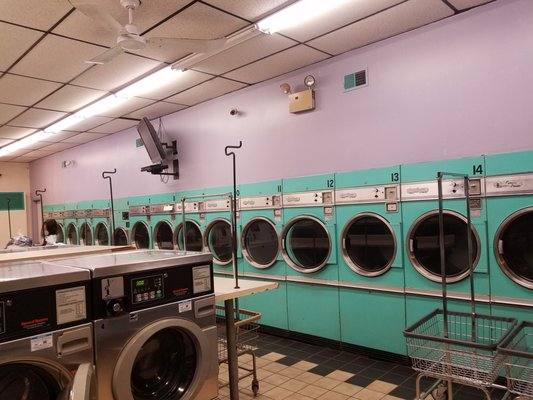 Mr G Cleaners — attended drop-off laundry counter at 2412 N Western Ave in Bucktown, Chicago