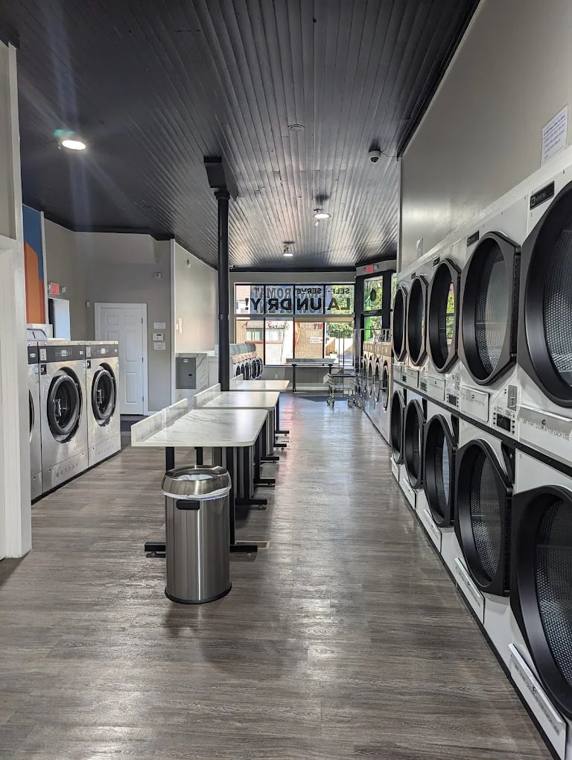 E-Z Clean Laundry & Drop Off — self-service washers and dryers at 3926 N Broadway in Lakeview, Chicago