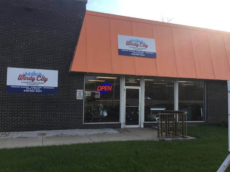 Windy City Cleaners — attended drop-off laundry counter at 610 W Wrightwood Ave in Lincoln Park, Chicago