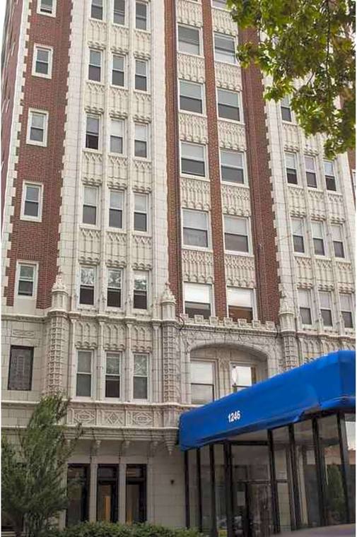 Pratt Cleaners — attended drop-off laundry counter at 1669 W Pratt Blvd in Rogers Park, Chicago