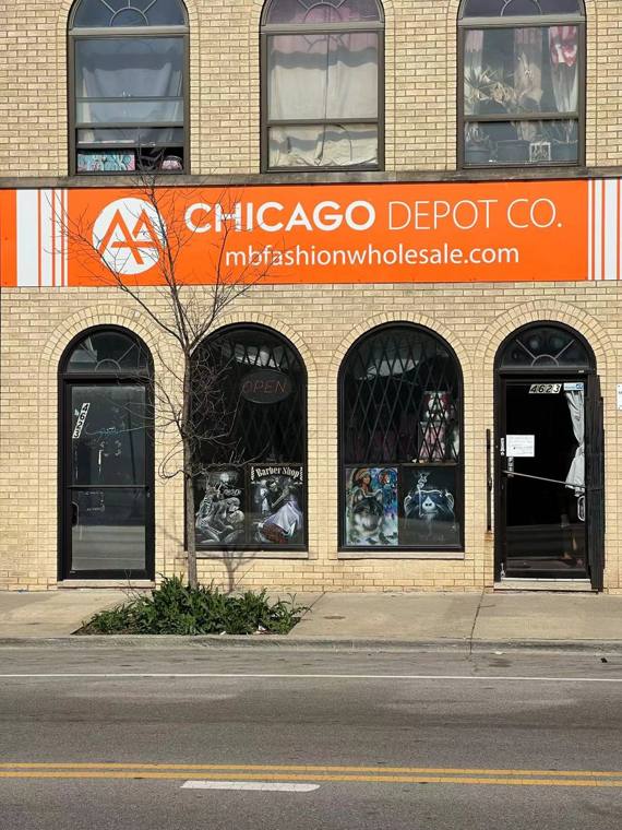 Monitor Cleaners — attended drop-off laundry counter at 4601 N Clark St in Uptown, Chicago