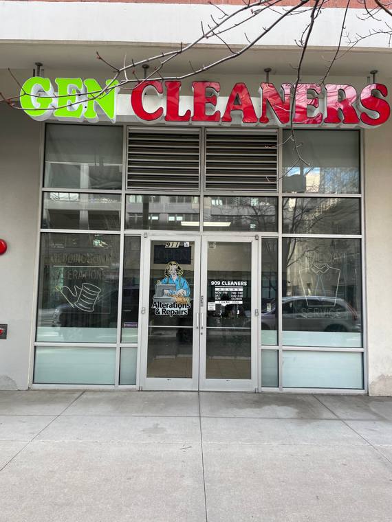 Gen Cleaners — attended drop-off laundry counter at 909 W Washington Blvd in West Loop, Chicago