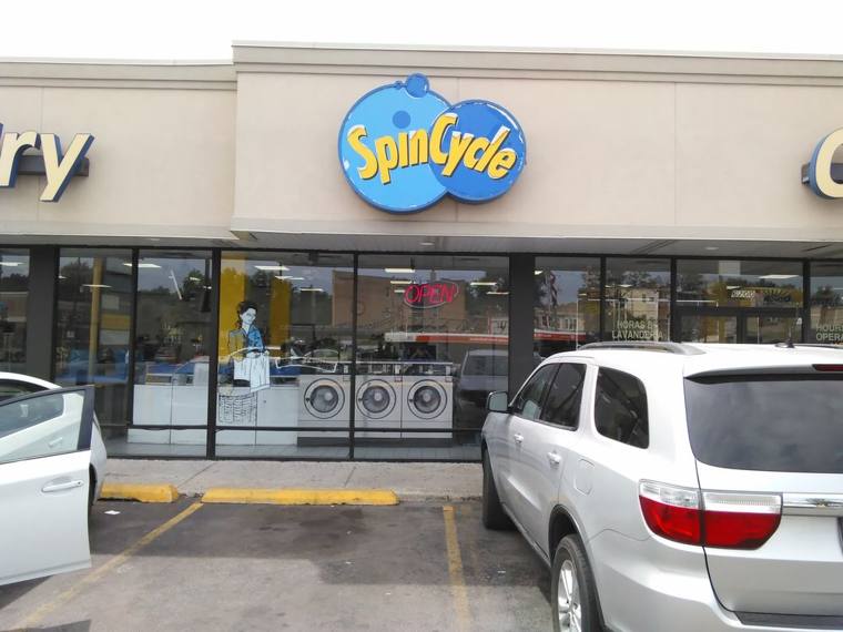 Spincycle Laundromat — self-service washers and dryers at 6200 N Western Ave in West Ridge, Chicago